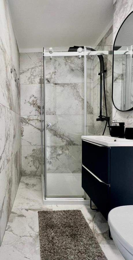 Mirovski Apartment وارسو المظهر الخارجي الصورة